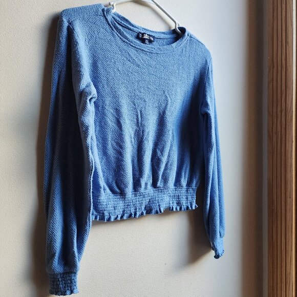 Freshman Blue Cropped Scoop Neck Lightweight Sweater Size Medium - Picture 2 of 16